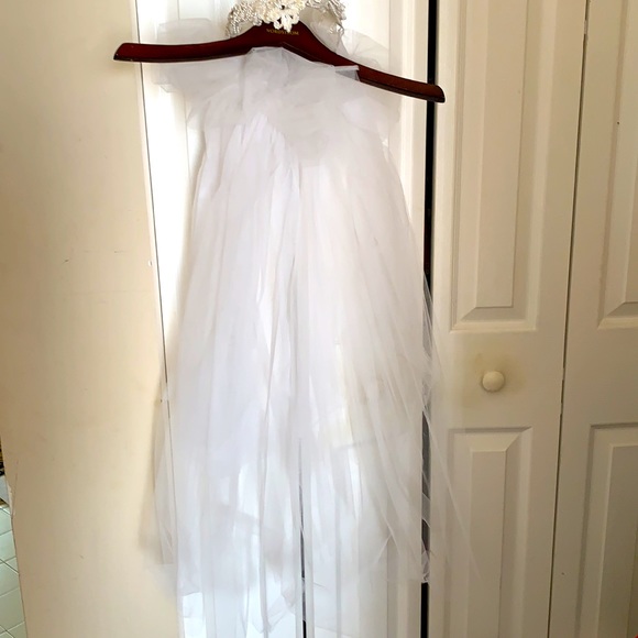 Wedding dress + veil! Wear as is or use the material to make your dream dress!💕 - Picture 11 of 14